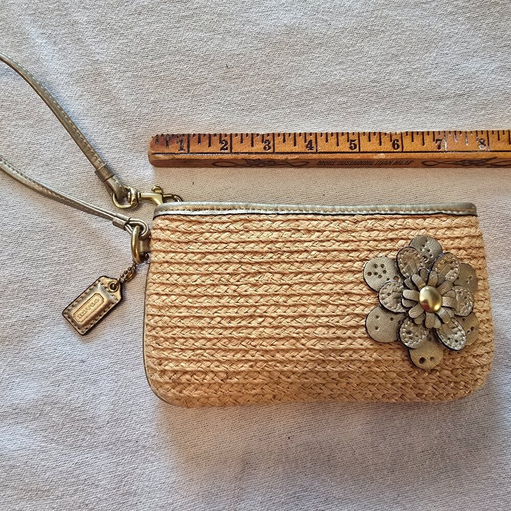 Coach Vintage Straw Leather Flower Wristlet Wallet Beige Gold Silver GUC Chic